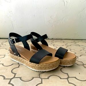 Soda Espadrille Sandal size 8, worn once!